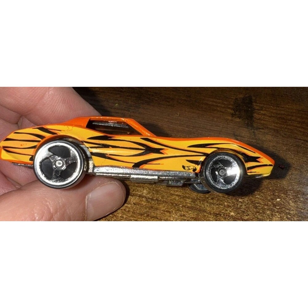 1998 Vintage 1975 Hot Wheels Orange Corvette Stingray Tattoo Machine 688 LOOSE